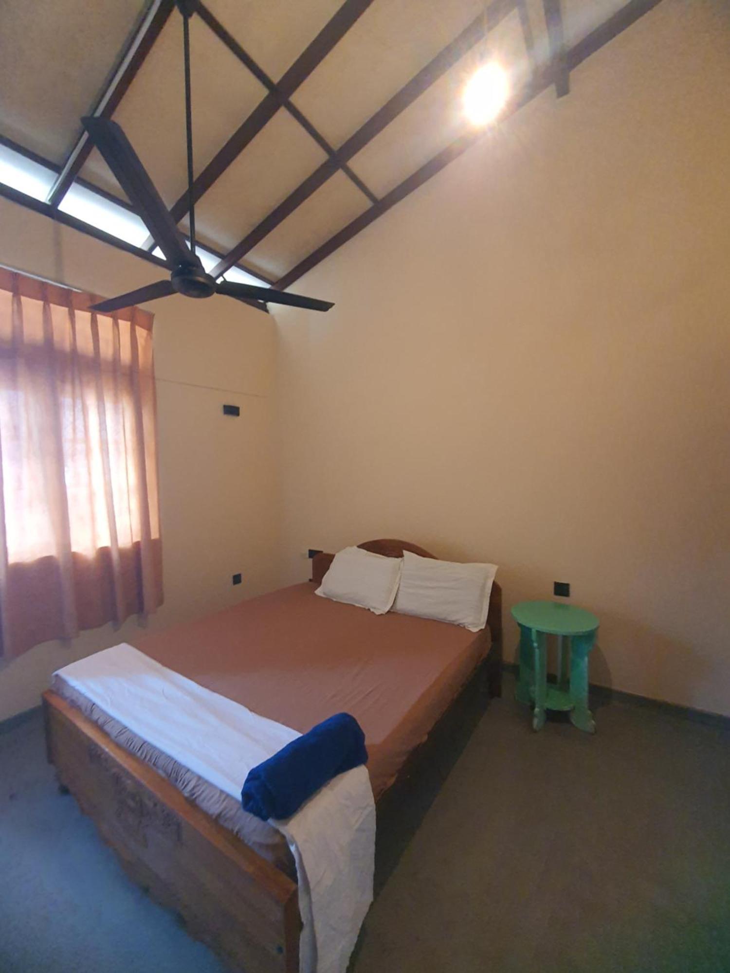 Hotel Hill House Guest Mirissa Habitación foto